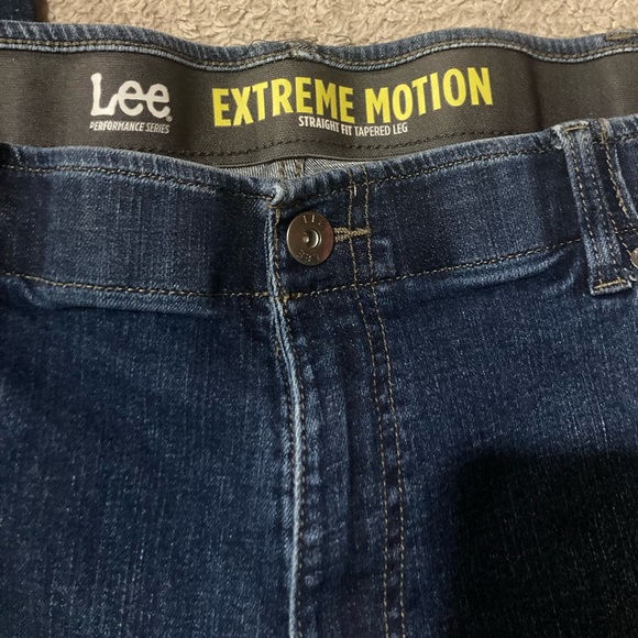 Lee Extreme Motion Jeans - Picture 4 of 6